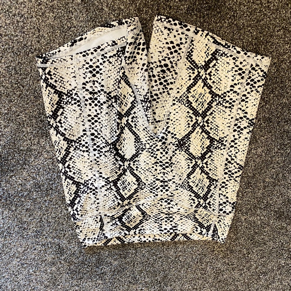 Balance Athletica Ascend Rider Shorts Python